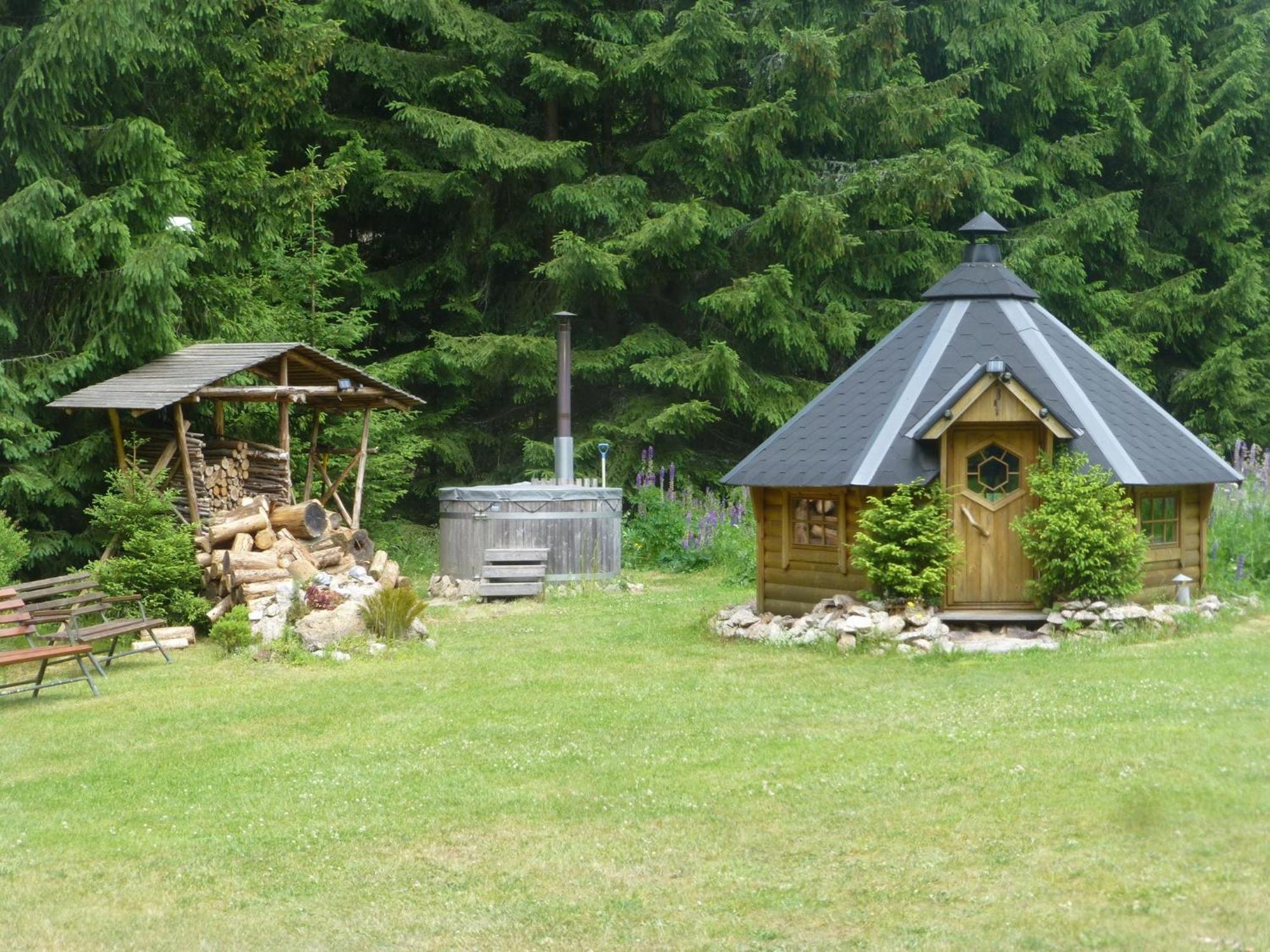 Holiday Home With Shared Pool In J Gersgr N Bad Reiboldsgrün Exteriör bild